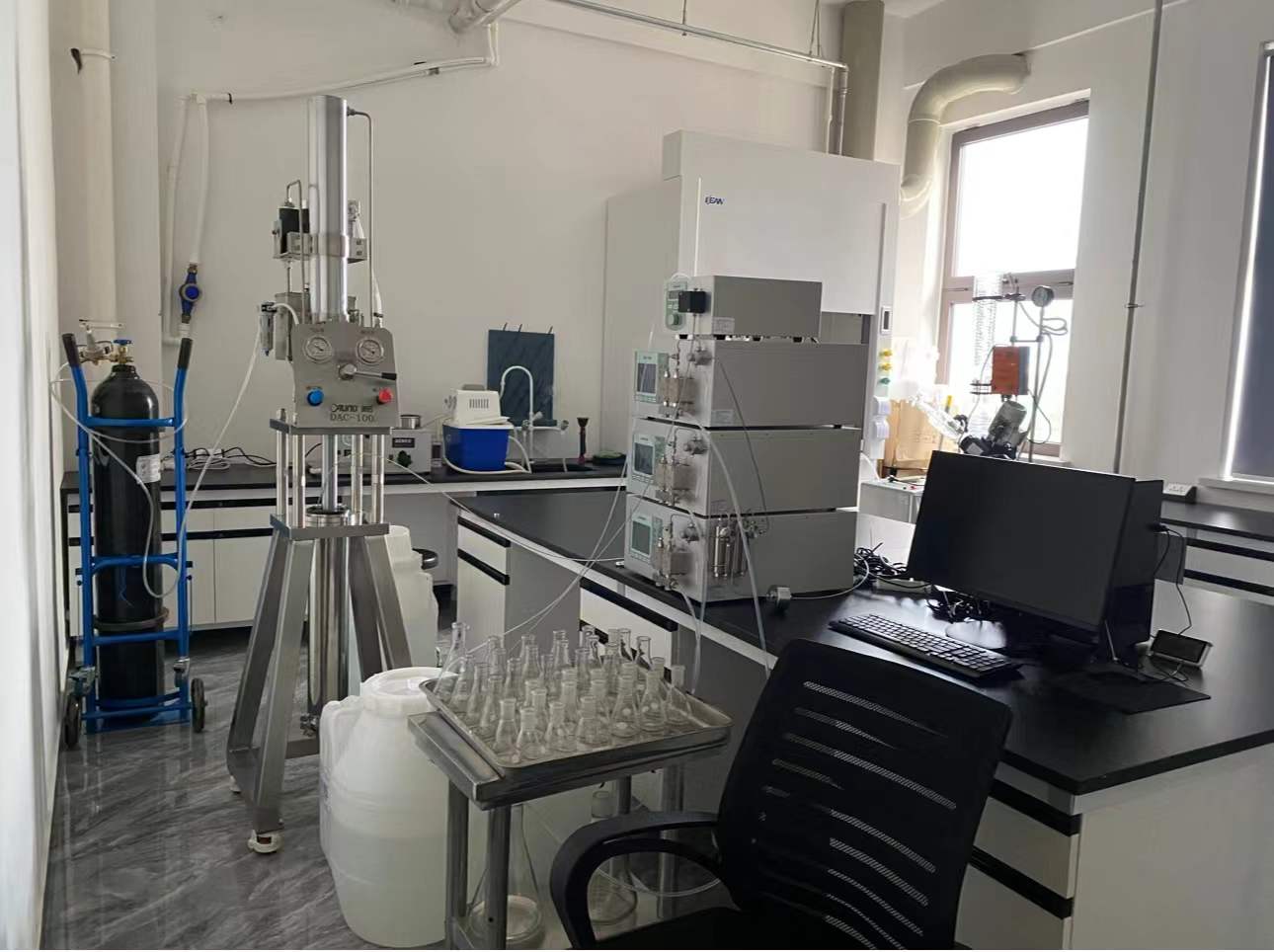 高效液相色谱在多肽纯化中的应用研究